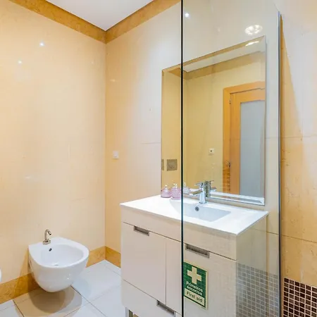 Oura - Views Of Sea, Bay & Old Town *