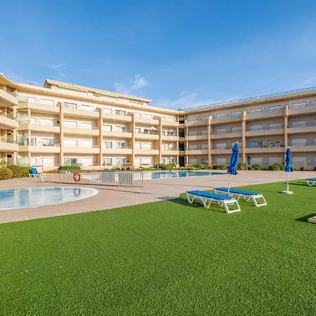 Oura - Views Of Sea, Bay & Old Town Апартаменти *
